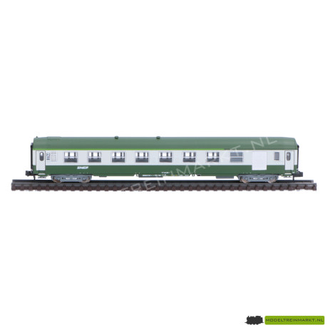 18463 Minitrix Sneltreinrijtuig B7D 2e klas SNCF