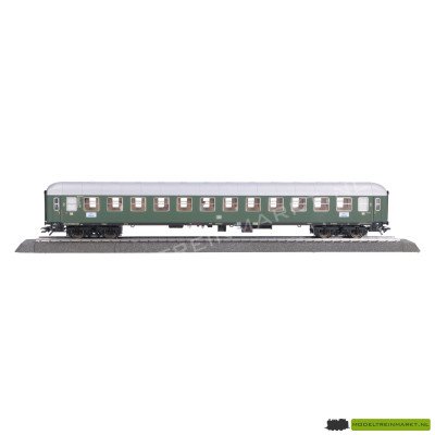 43920.003 Märklin Sneltreinrijtuig 2e klasse DB met figuren