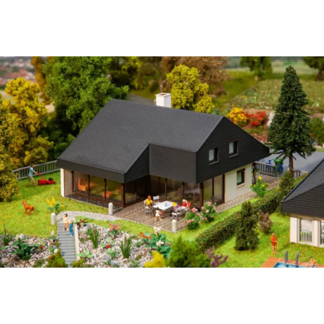 130643 Faller Architectenhuis met platen dak